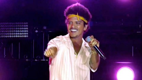 Compositores de ‘Evidências’ Poderão Receber R$ 2.000 por Execução no Show de Bruno Mars no The Town